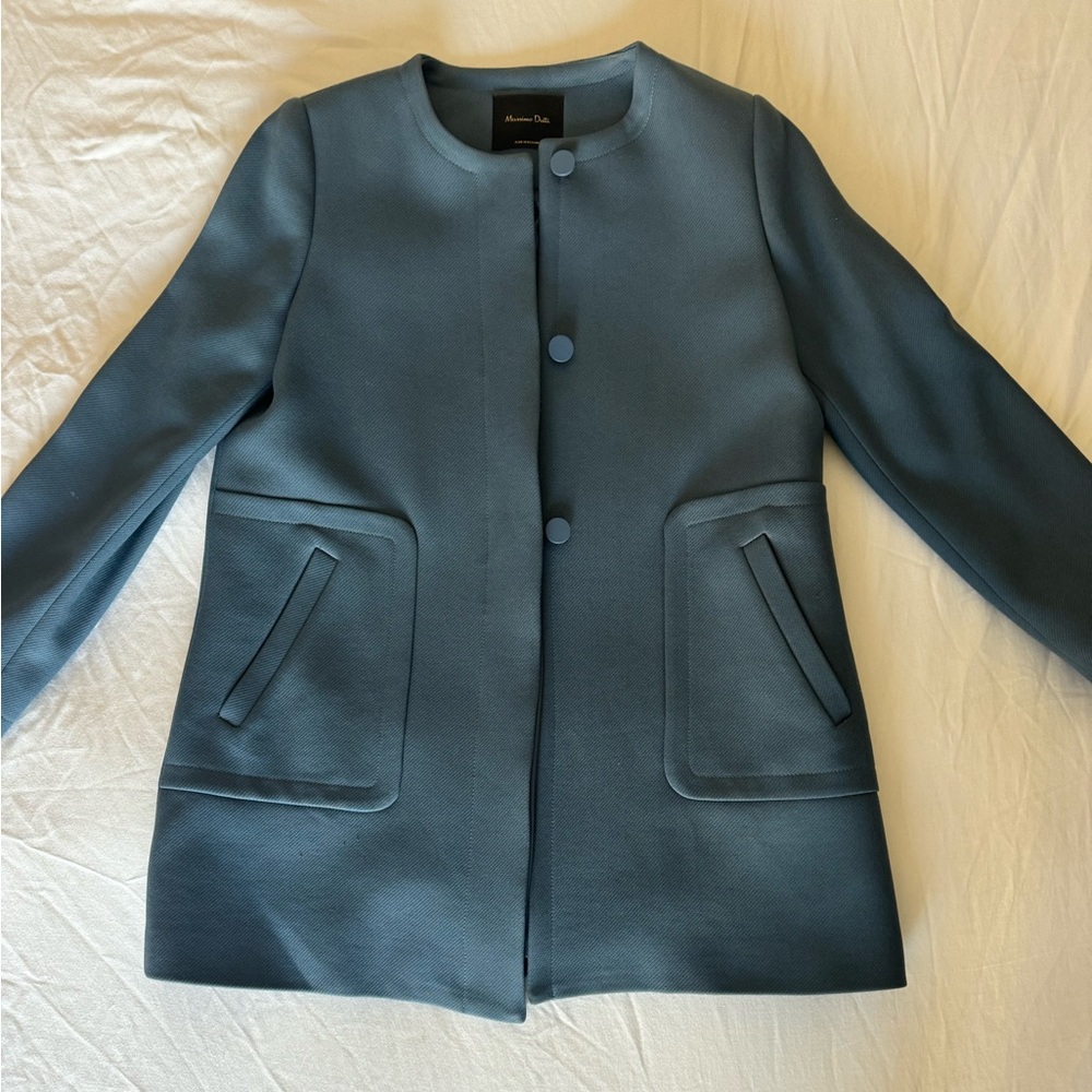 Ultra chic Massimo Dutti collarless coat - size 10 U.S